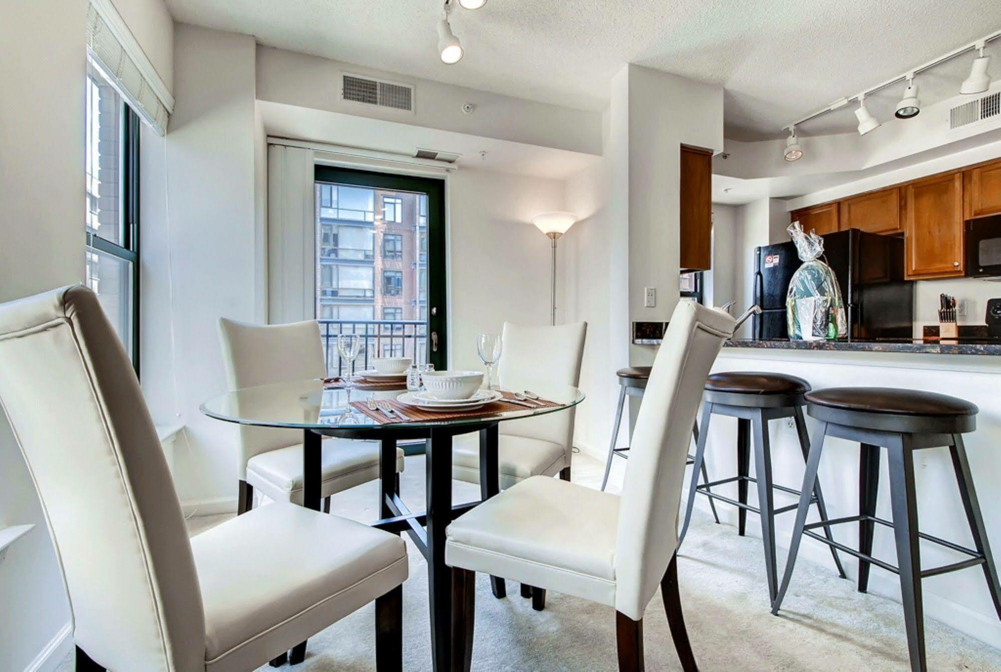 Global Luxury Suites At Thomas Circle Вашингтон Экстерьер фото