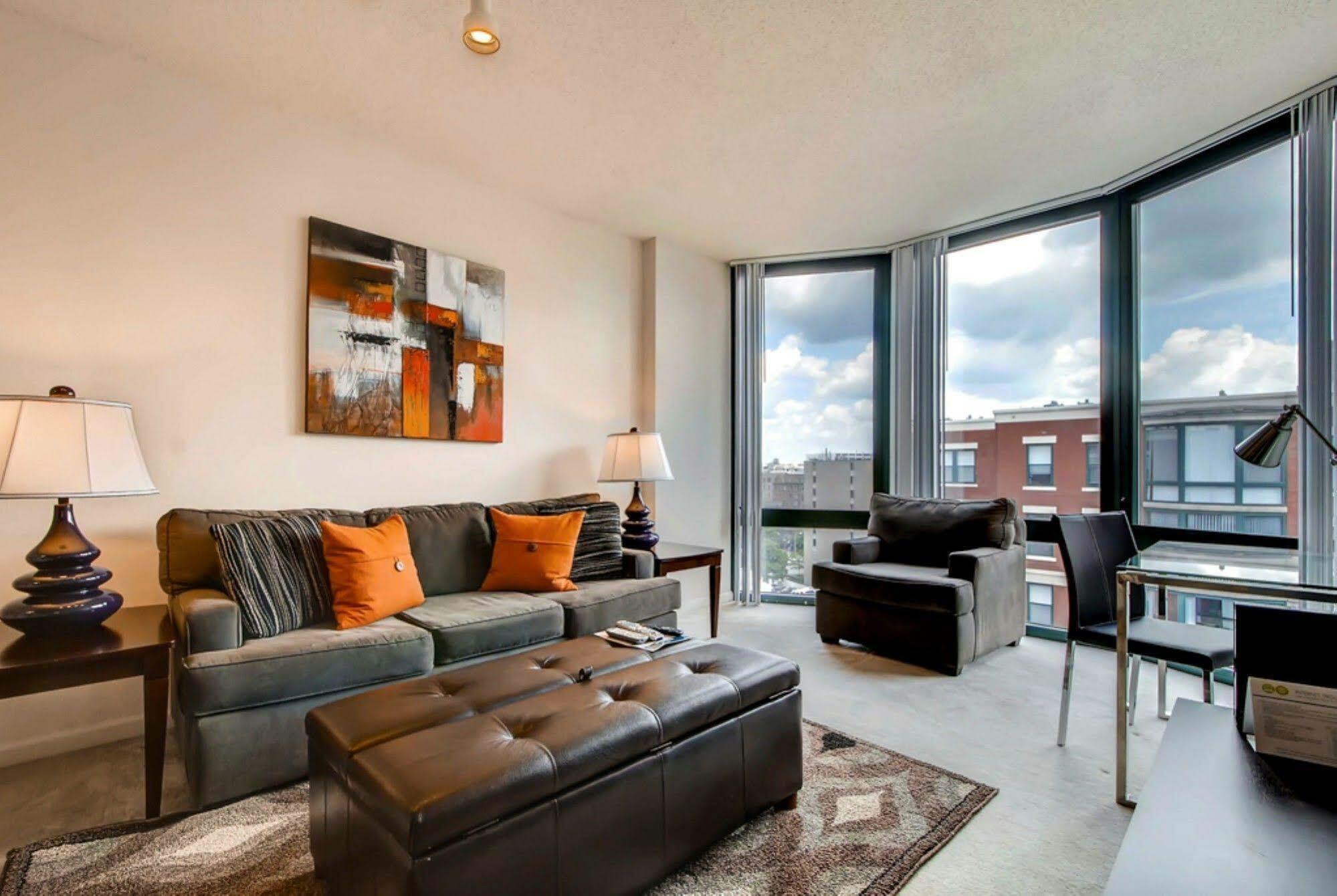 Global Luxury Suites At Thomas Circle Вашингтон Экстерьер фото