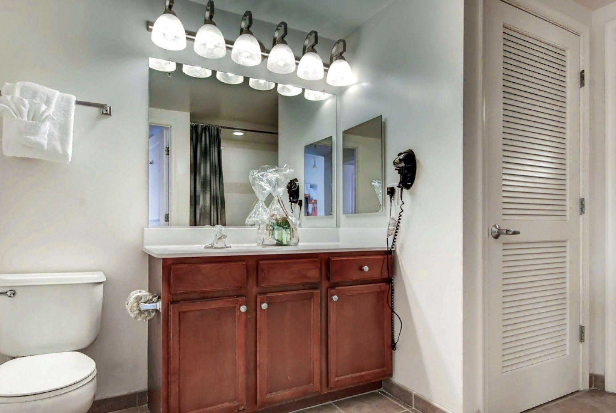 Global Luxury Suites At Thomas Circle Вашингтон Экстерьер фото