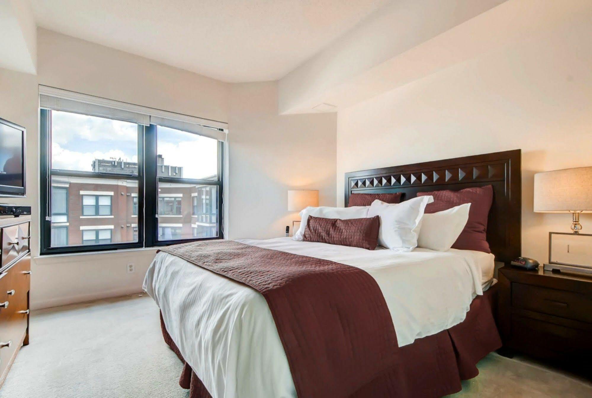 Global Luxury Suites At Thomas Circle Вашингтон Экстерьер фото