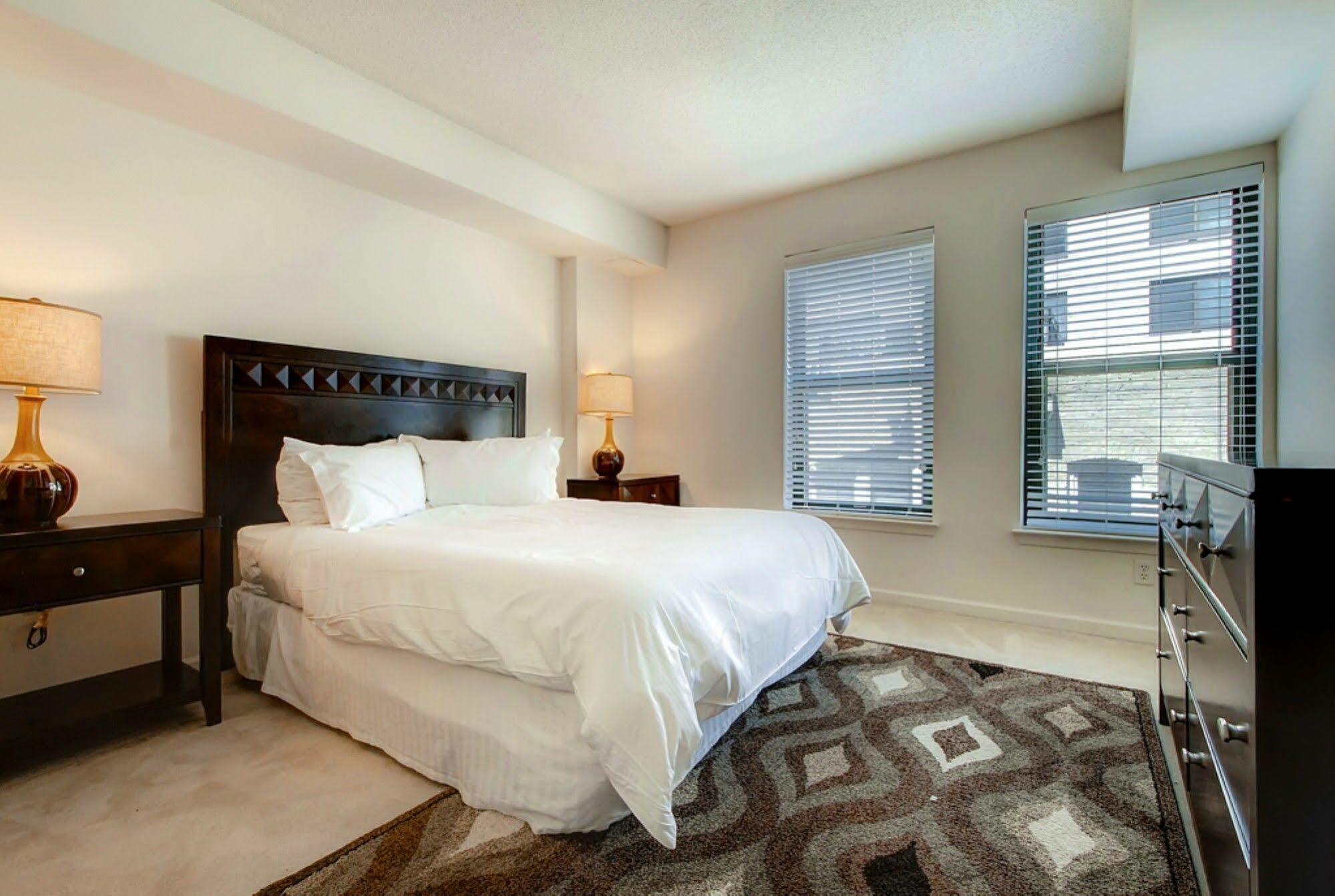 Global Luxury Suites At Thomas Circle Вашингтон Экстерьер фото