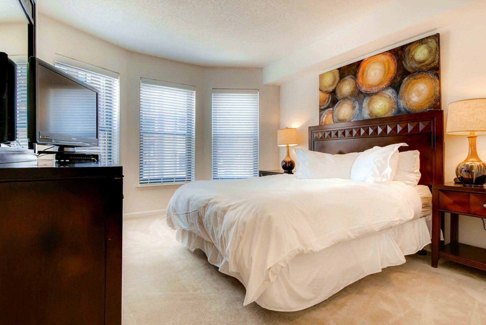 Global Luxury Suites At Thomas Circle Вашингтон Экстерьер фото