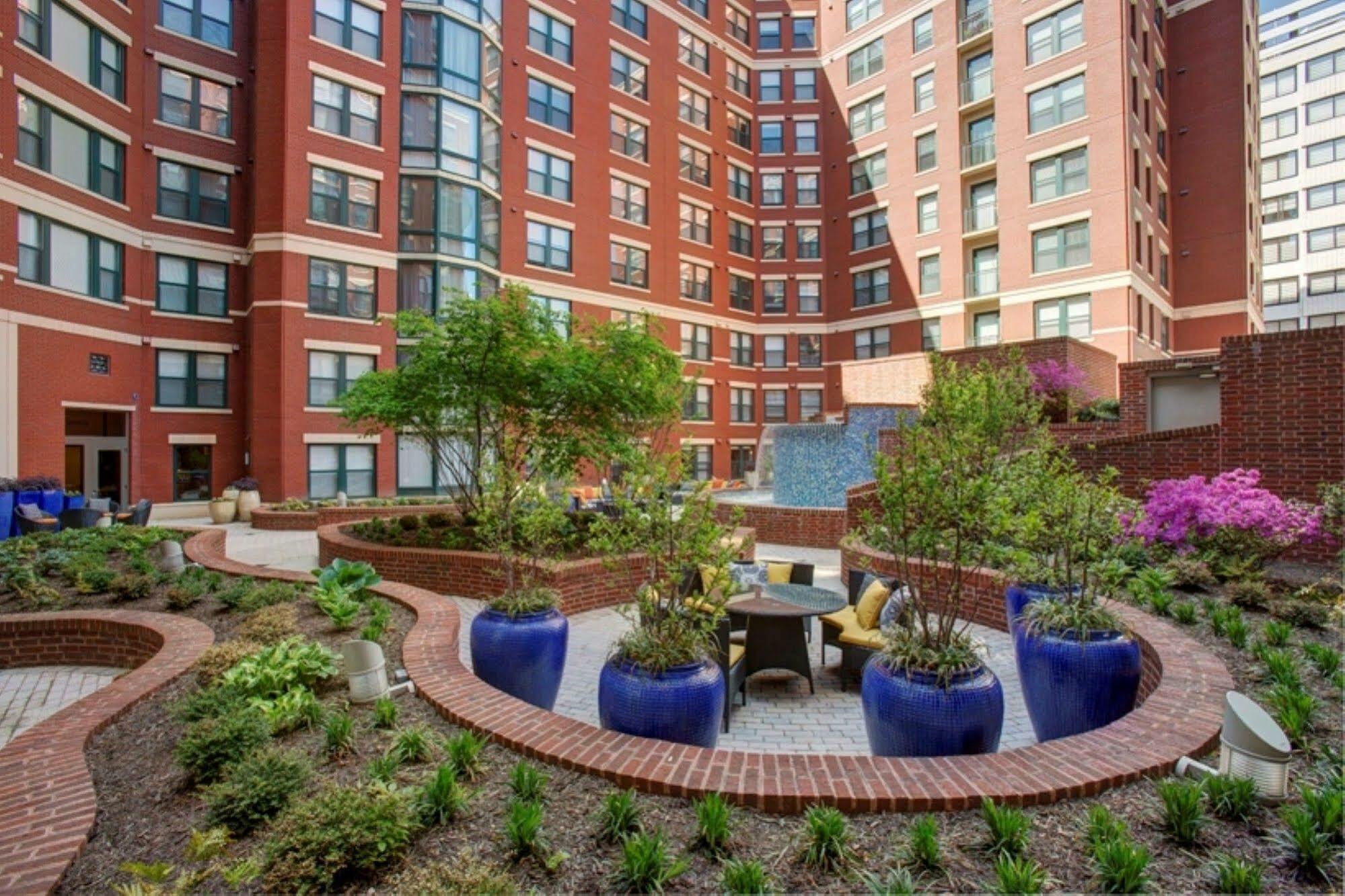 Global Luxury Suites At Thomas Circle Вашингтон Экстерьер фото