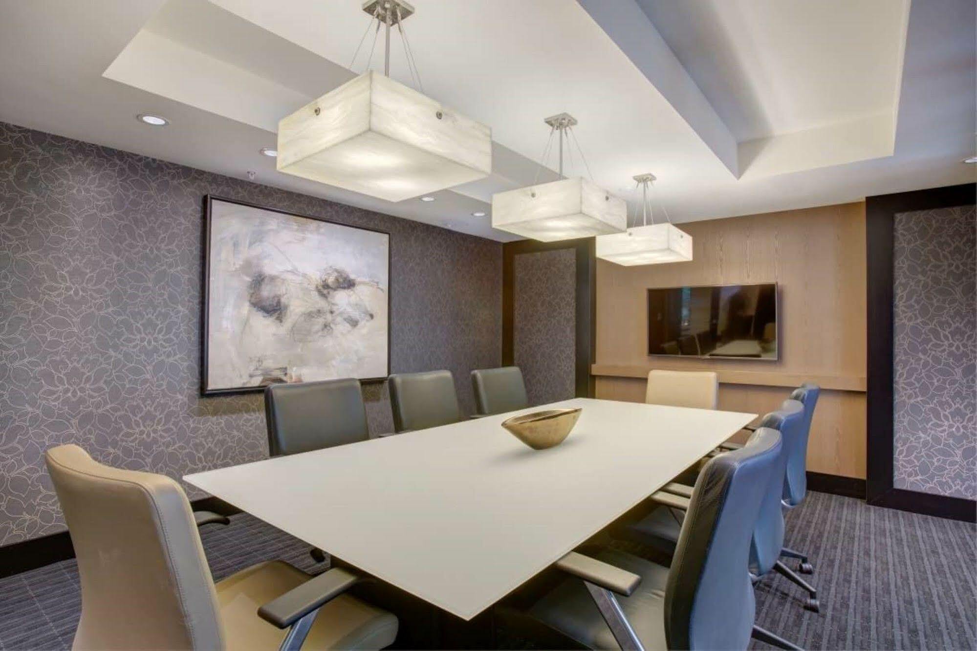 Global Luxury Suites At Thomas Circle Вашингтон Экстерьер фото