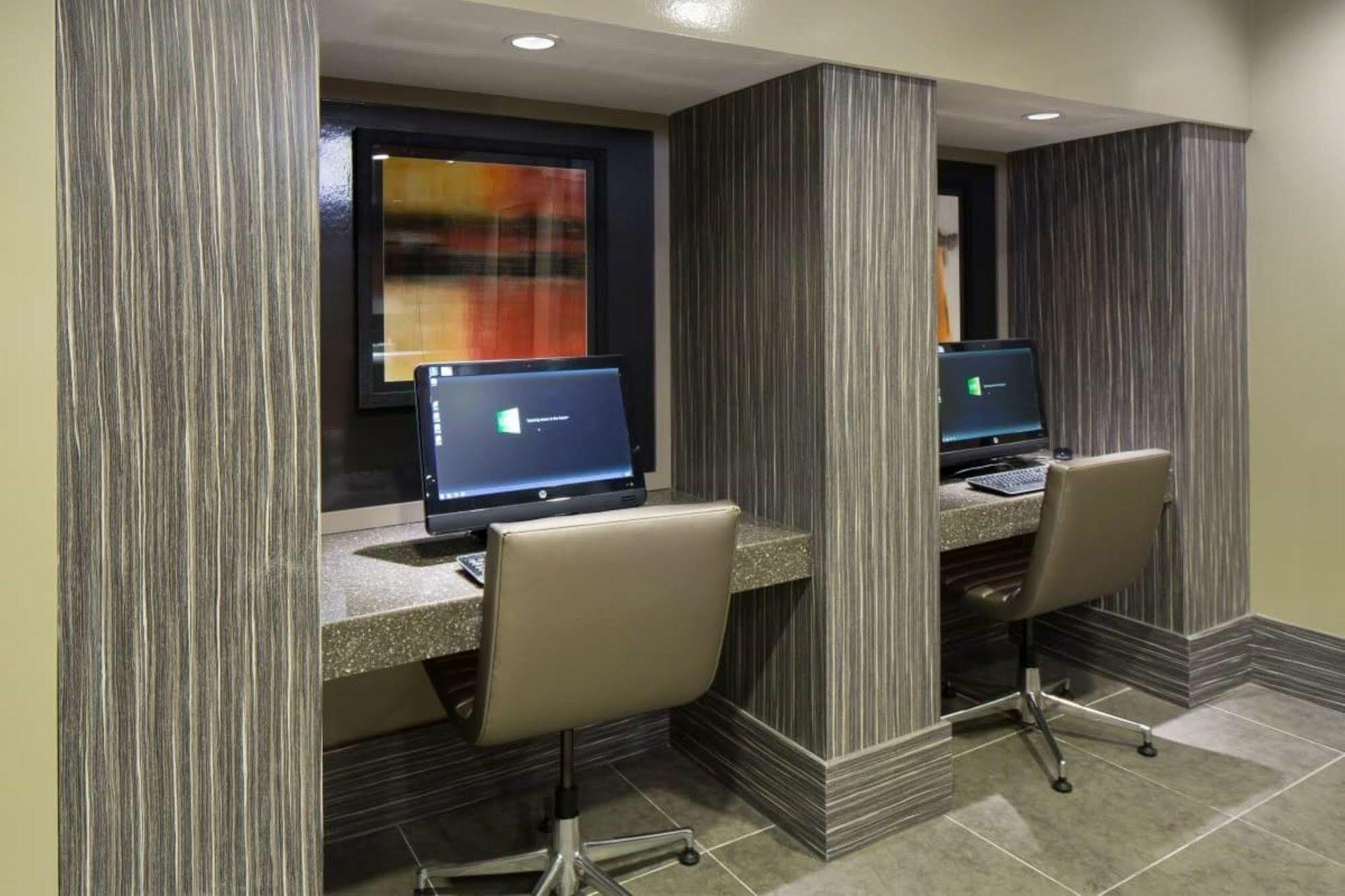 Global Luxury Suites At Thomas Circle Вашингтон Экстерьер фото