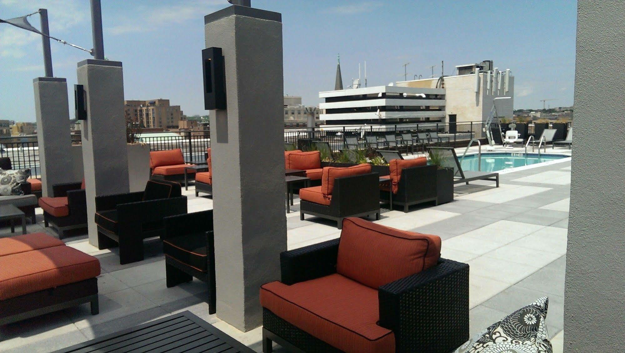 Global Luxury Suites At Thomas Circle Вашингтон Экстерьер фото