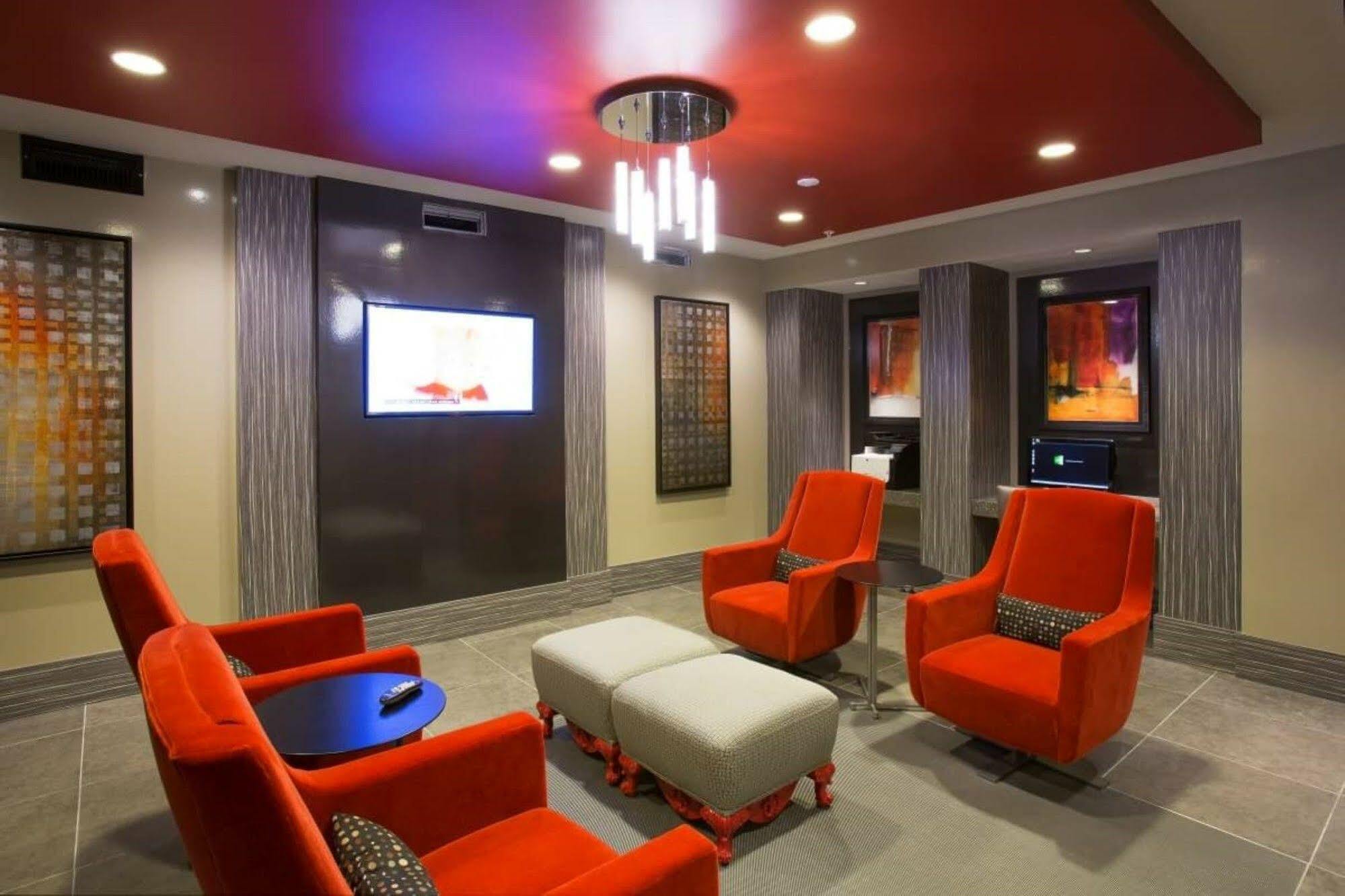 Global Luxury Suites At Thomas Circle Вашингтон Экстерьер фото