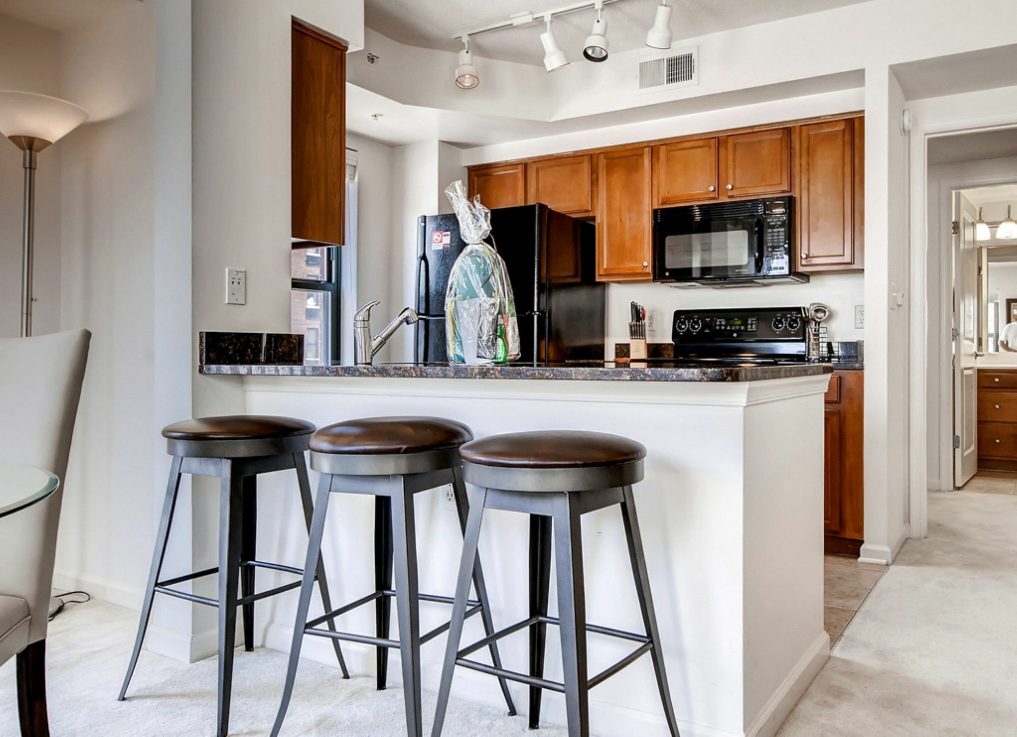 Global Luxury Suites At Thomas Circle Вашингтон Экстерьер фото